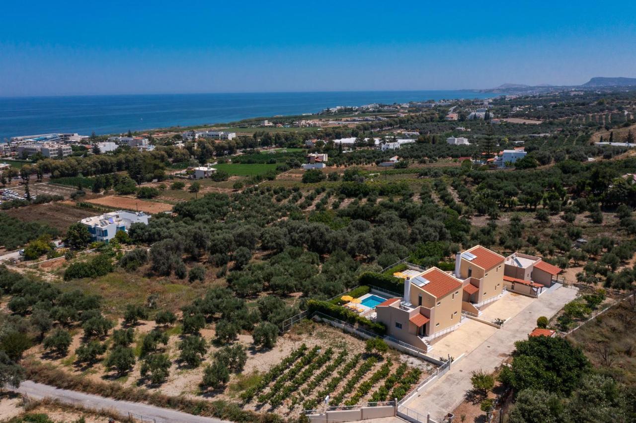 Yanni'S Villas Adelianos Kampos Exterior photo